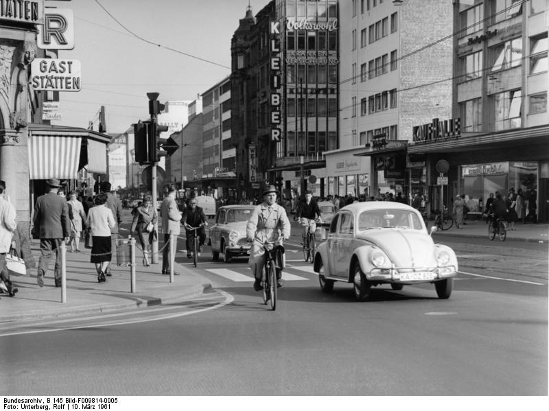 Soubor:Bundesarchiv B 145 Bild-F009814-0005, Karlsruhe, Innenstadt.jpg