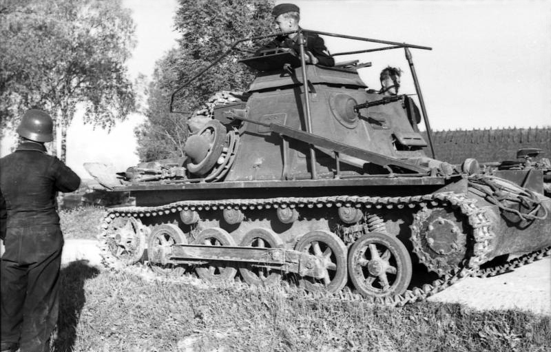 Soubor:Bundesarchiv Bild 101I-265-0006-31, Russland, Befehlspanzer 1.jpg