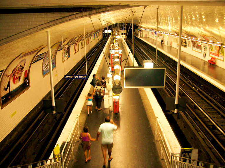 Soubor:VBRITTO-metro-porte-divry-paris.jpg