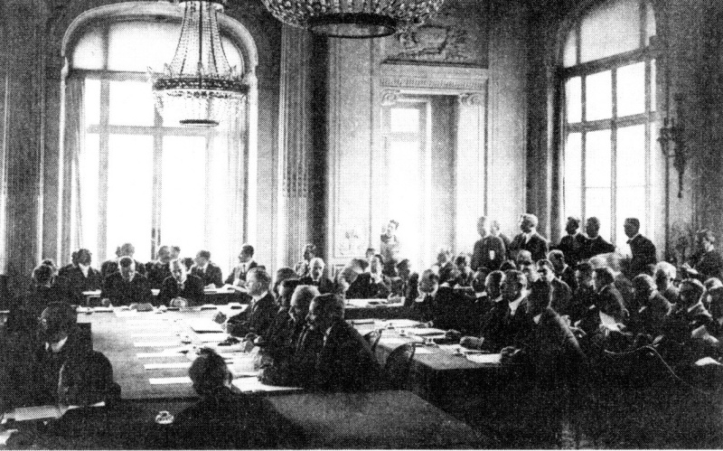 Soubor:Versailleská smlouva.jpg