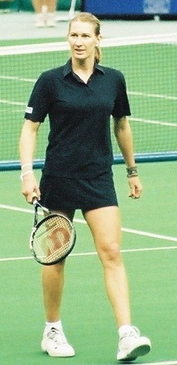 Soubor:Steffi Graf Farewell World Tour 2000 trim.jpg