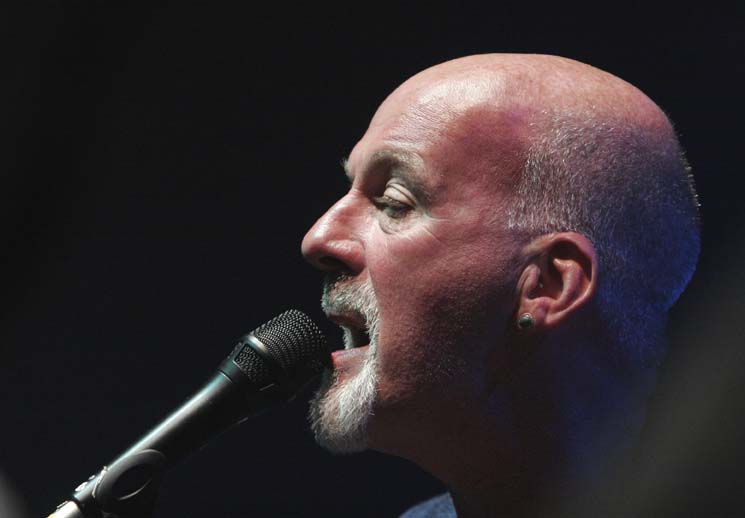 Soubor:Dave Pegg profile.jpg