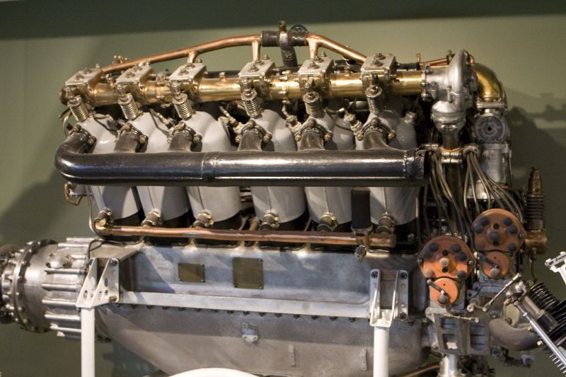 Soubor:Rolls-Royce Eagle VIII.jpg