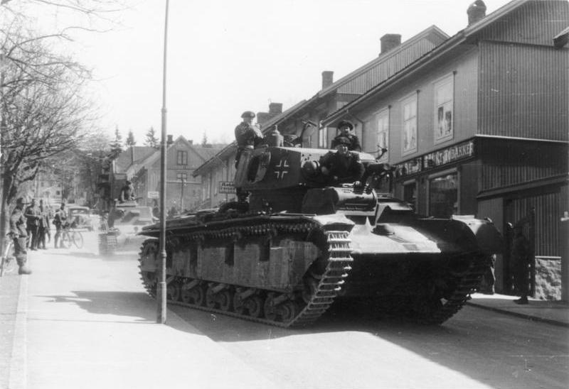 Soubor:Bundesarchiv Bild 101I-761-221N-06, Norwegen, Panzer 'Neubaufahrzeug'.jpg