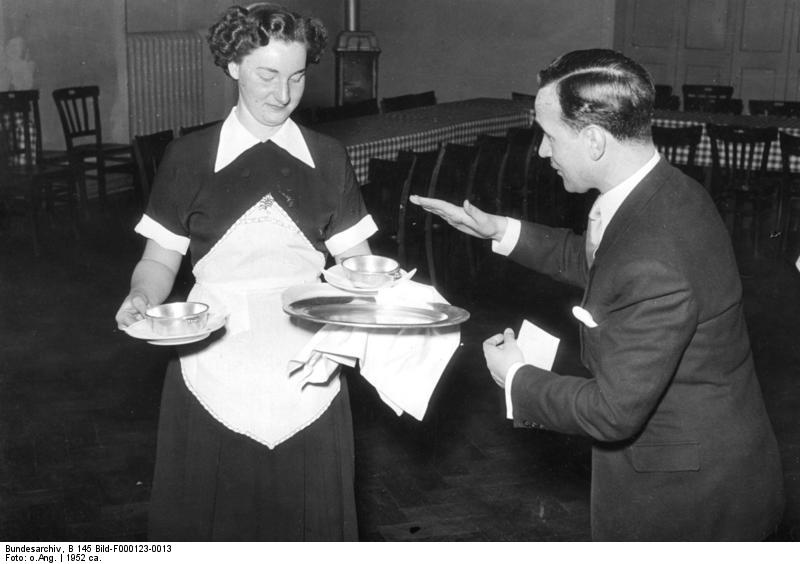 Soubor:Bundesarchiv B 145 Bild-F000123-0013, Weinheim, Hotelfachschule.jpg
