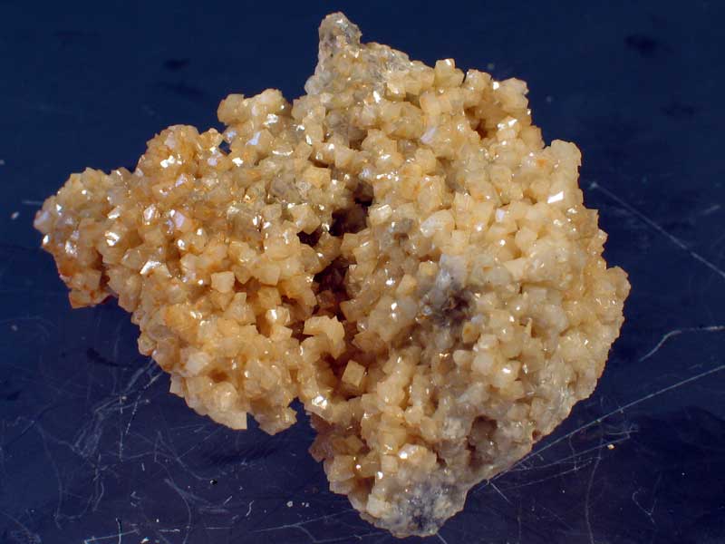 Soubor:Dolomit Rumunia.jpg