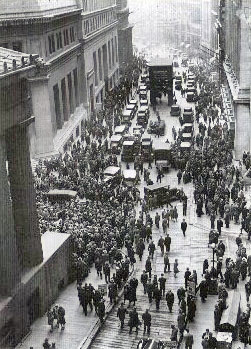 Soubor:Crowd outside nyse.jpg