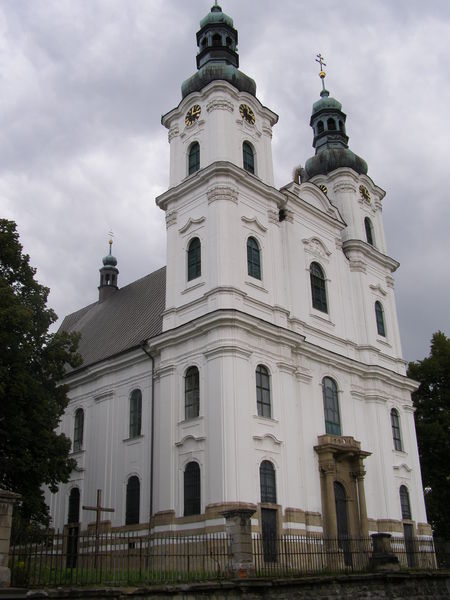 Soubor:Frýdek - basilika Navštívení Panny Marie.jpg