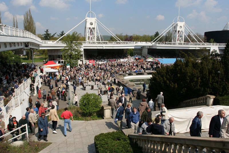 Soubor:KSCM 1. maj 2006.jpg