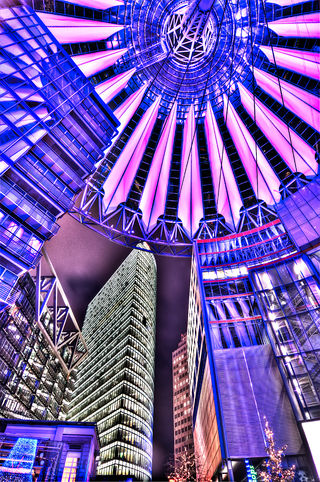 Sony Center během Silvestra 2011–2012 (HDR)