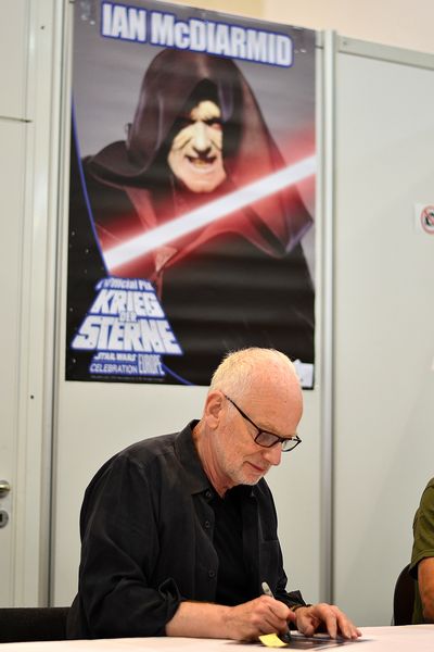 Soubor:Ian McDiarmid Imperator Palpatine Flickr.jpg
