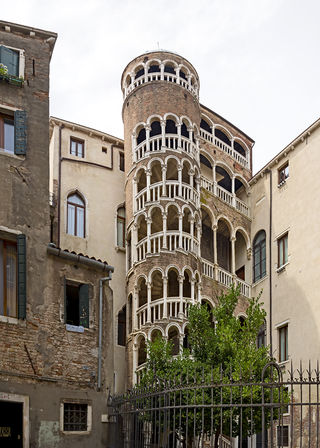 Unikátní italský palác Palazzo Contarini del Bovolo