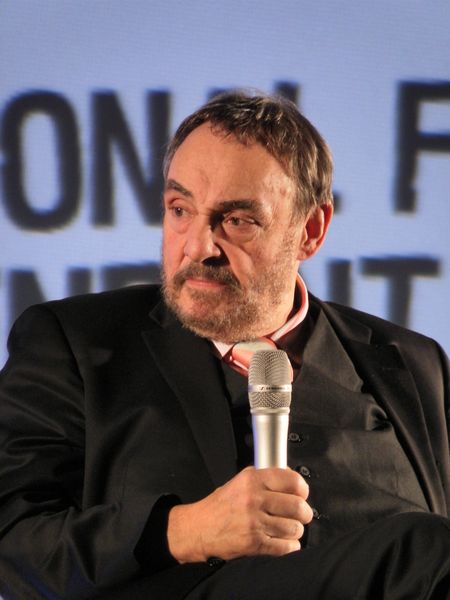 Soubor:John Rhys-Davies byVetulani.jpg