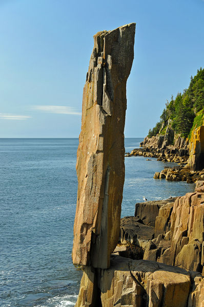Soubor:Balancing-Rock-DJFlickr.jpg