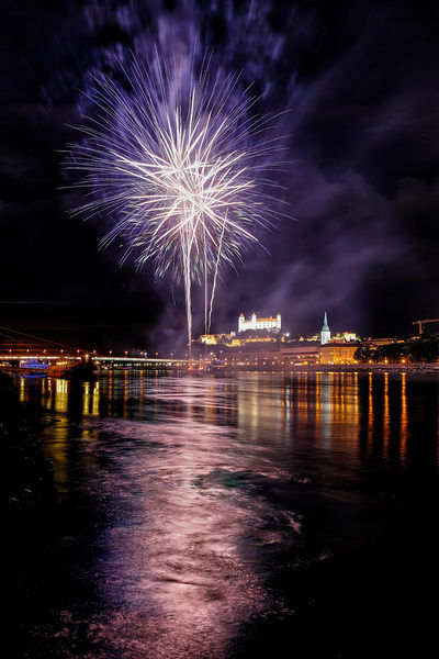 Soubor:Blue fireworks-theodevil.jpg