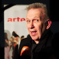 Jean Paul Gaultier im Schwuz am 17-Mar-2015 arte 1.jpg
