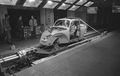 Bundesarchiv B 145 Bild-F038805-0006, Wolfsburg, VW Autowerk, Käfer.jpg
