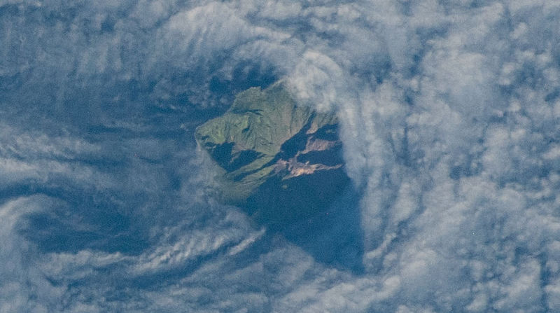 Soubor:Chirinkotan (ISS067-E-300344).jpg