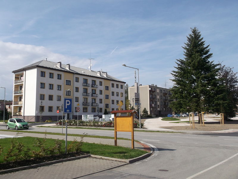 Soubor:Zdirec namesti.jpg